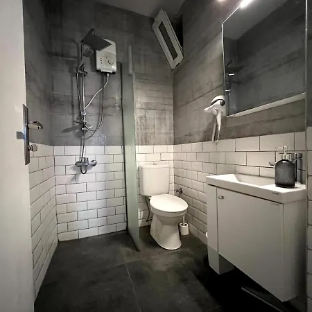 In A Complex With A Pool And A Great Location Apartment *