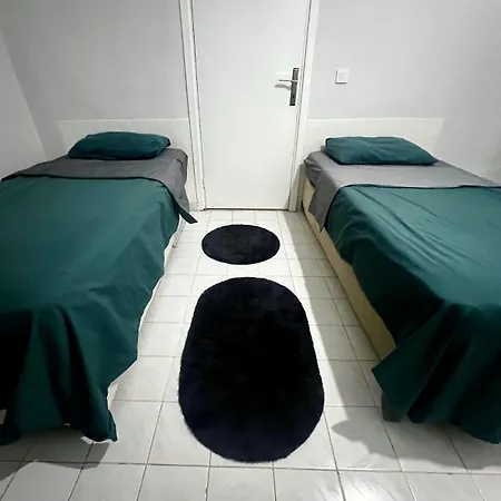 In A Complex With A Pool And A Great Location Apartmán Side